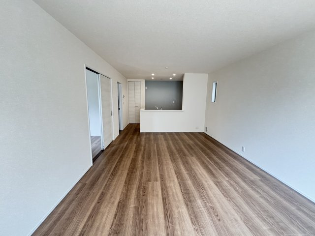知立市新林町平草12-8『仲介手数料無料』新築戸建ての居間・リビング