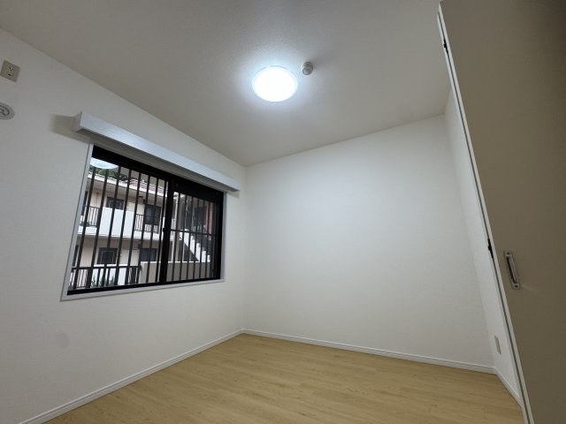 -三丁目不動産-　深谷ダイヤモンドマンション　内工事の洋室