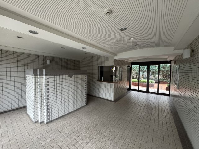 -三丁目不動産-　深谷ダイヤモンドマンション　内工事のエントランス