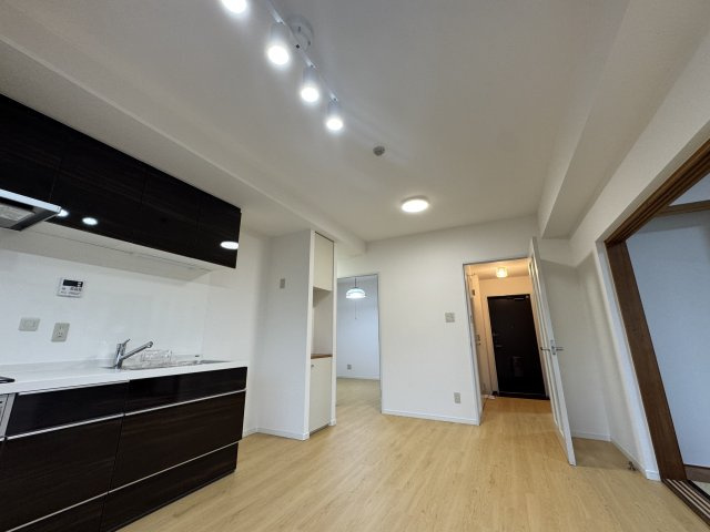 -三丁目不動産-　深谷ダイヤモンドマンション　内工事のキッチン