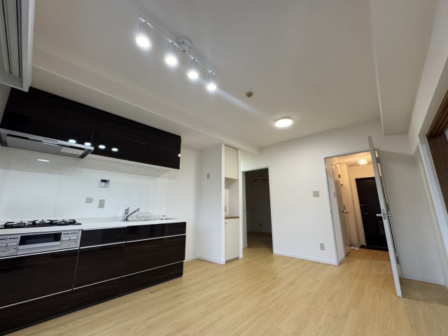 -三丁目不動産-　深谷ダイヤモンドマンション　内工事のキッチン