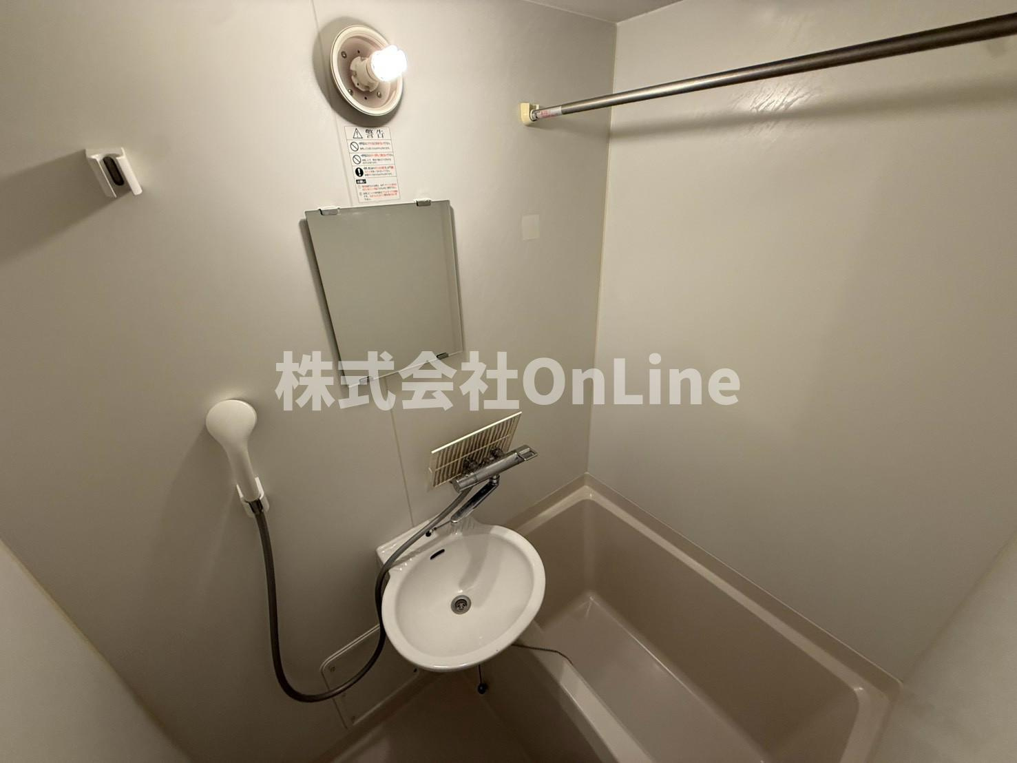 レオパレスひまわり荘の浴室