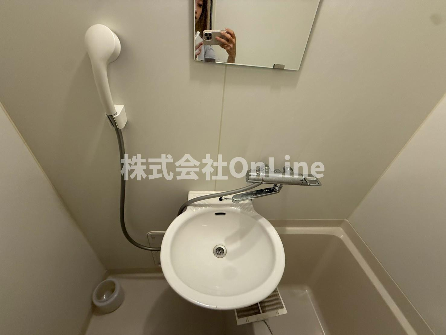 レオパレスひまわり荘の洗面所