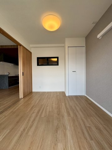 グランドハイツ八尾の洋室|約5.2帖