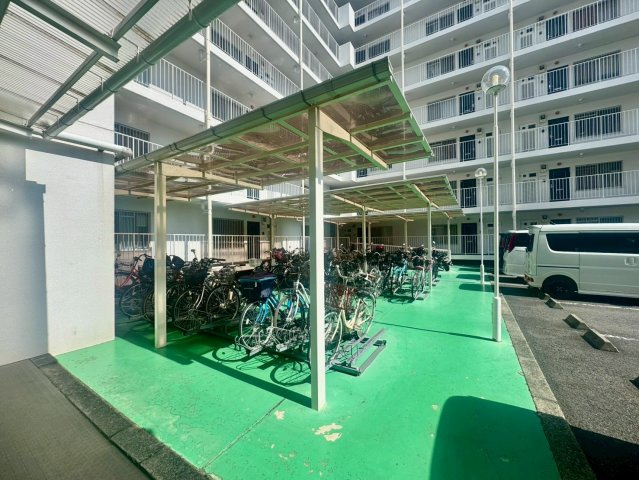 グランドハイツ八尾の駐輪場
