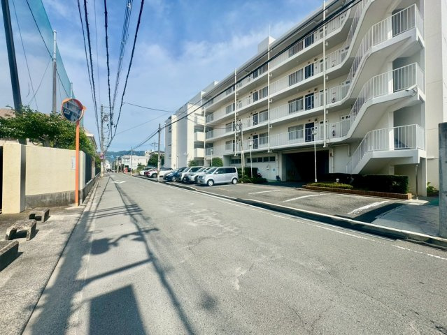 グランドハイツ八尾の外観