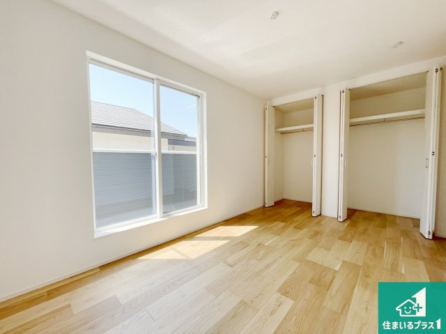 明石市大久保町高丘　第13期　新築一戸建ての洋室|収納スペースが充実しているので子供の成長に合わせてたくさん収納ができます！家族構成に合わせた様々な活用ができる収納！