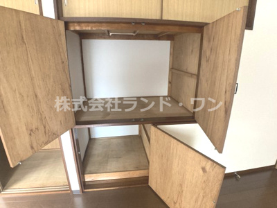 【収納】 | 所沢市和ケ原１丁目 | 約11帖の洋室にある収納