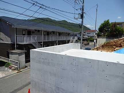広島市東区馬木3丁目　新築一戸建ての前面道路含む現地写真