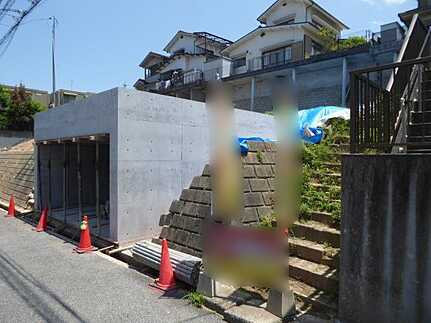 広島市東区馬木3丁目　新築一戸建ての前面道路含む現地写真