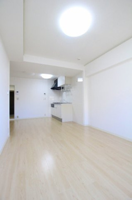 【居間・リビング】 | 入間市駅前ビル | 室内写真は別部屋のため現況優先となります