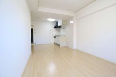 【居間・リビング】 | 入間市駅前ビル | 室内写真は別部屋のため現況優先となります