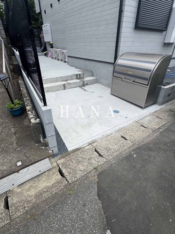丘の上のフルールのエントランス