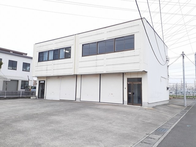 城北２丁目倉庫付事務所の駐車場