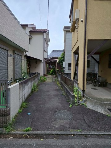 高津区明津売家の前面道路含む現地写真
