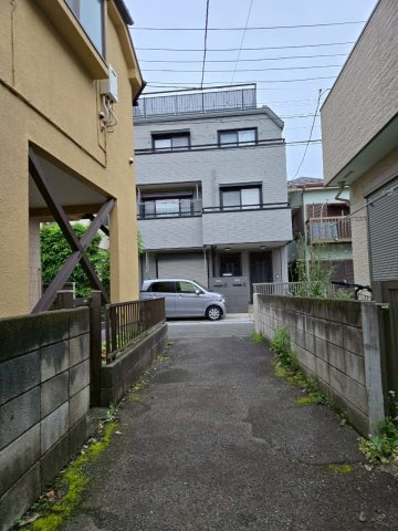 高津区明津売家の前面道路含む現地写真