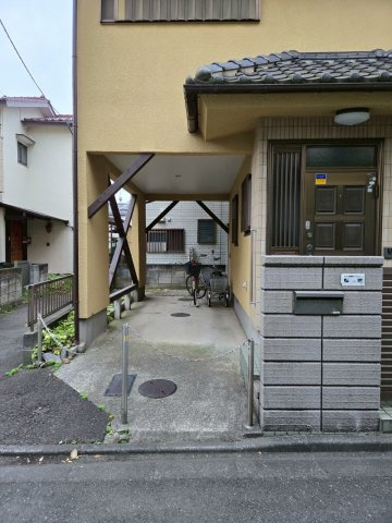 高津区明津売家の駐車場