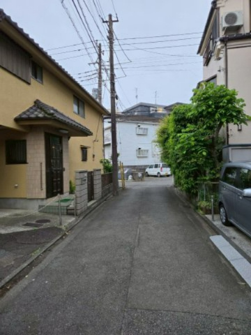 高津区明津売家の前面道路含む現地写真|北側私道