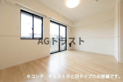 【居間・リビング】 | クラール | こちらの居間で趣味の時間をお楽しみください