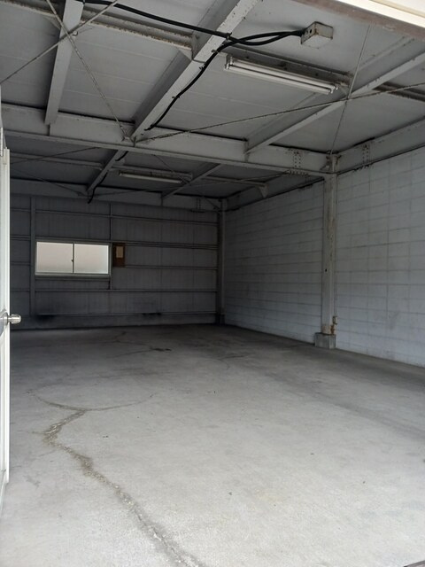 城北4丁目倉庫付事務所の駐車場