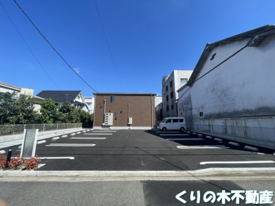【駐車場】 | プラシードカーサⅩⅠ | 車をお持ちの方に嬉しい駐車場付きの物件です