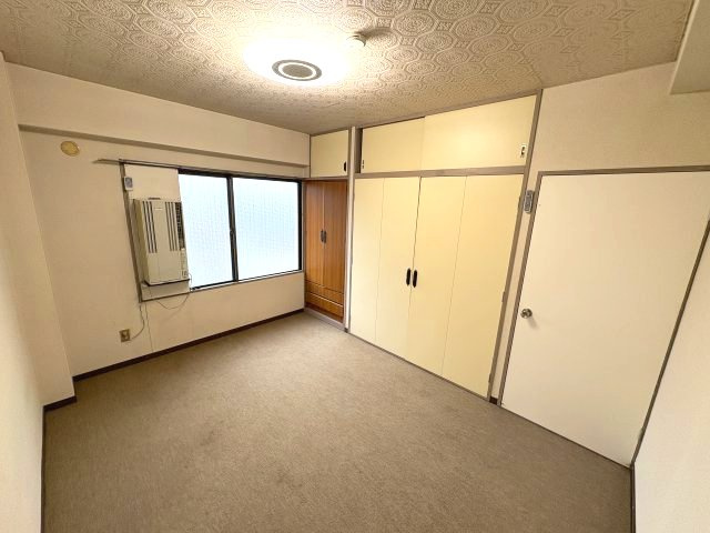 ユアーズマンションの洋室|明るい洋室です