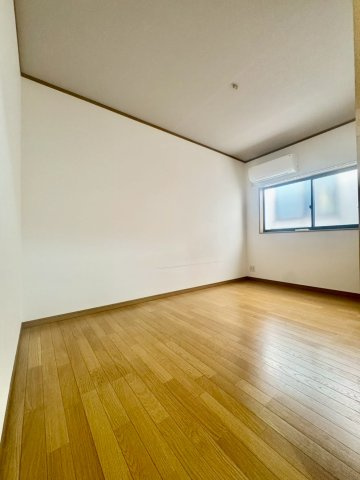 寝屋川市御幸東町の洋室