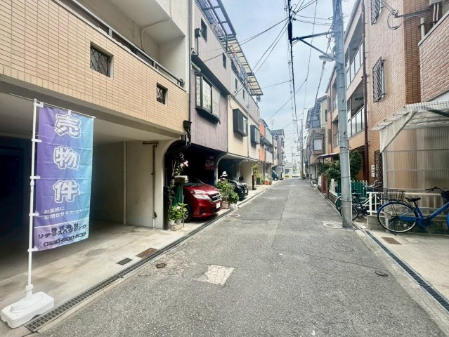 寝屋川市御幸東町の前面道路含む現地写真