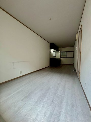 寝屋川市御幸東町の居間・リビング