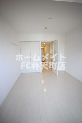 【居間・リビング】 | レジュールアッシュBENTEN | こちらの居間で趣味の時間をお楽しみください