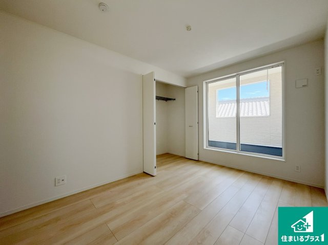 明石市大久保町松陰　第8期　新築一戸建ての洋室|シンプルな洋室は、自分好みのインテリアが楽しめます♪ご家族とインテリアや家具を選びに行くのは新築購入時の醍醐味の一つです。ぜひお楽しみください♪