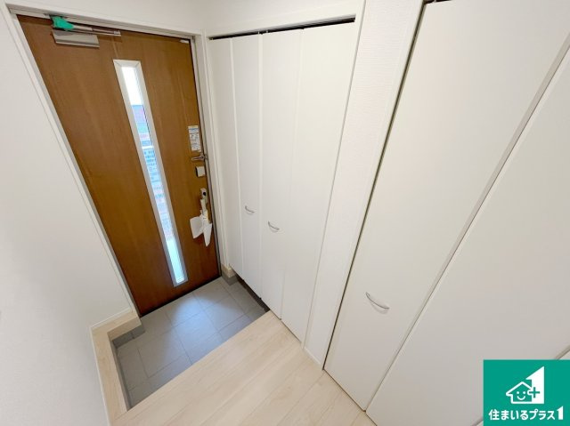 明石市大久保町松陰　第8期　新築一戸建ての玄関|シューズボックスにはたくさんの靴が収納できるので玄関周りはいつもスッキリ！ご家族が増えても安心！