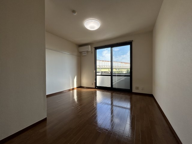 サニーハイムの洋室