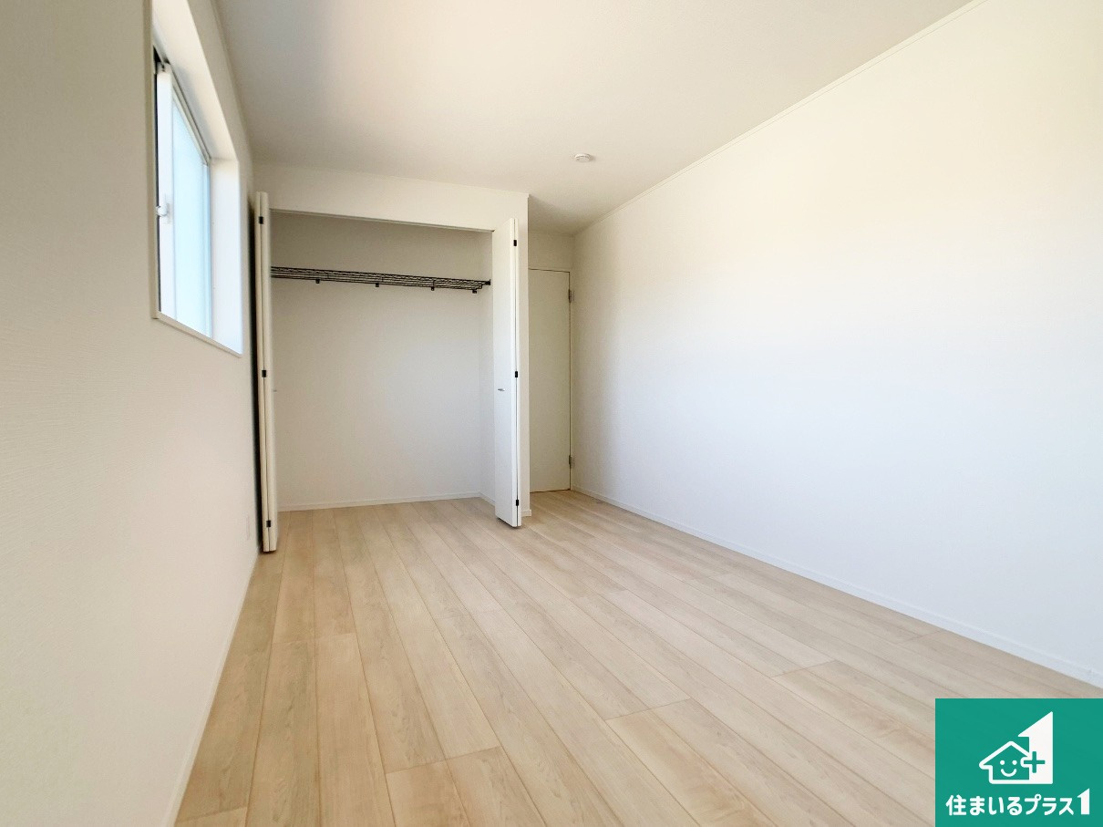 明石市大久保町八木　第3期　新築一戸建ての洋室|シンプルな洋室は、自分好みのインテリアが楽しめます♪ご家族とインテリアや家具を選びに行くのは新築購入時の醍醐味の一つです。ぜひお楽しみください♪