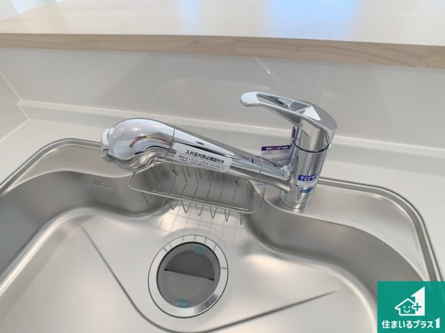 明石市大久保町八木　第3期　新築一戸建ての設備|浄水器を内蔵！炊飯時、お茶を作る時に安心してお水を使えます！お湯と冷水、浄水と原水、シャワーの切替えもワンタッチです！