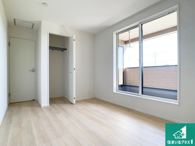 明石市大久保町八木　第3期　新築一戸建ての洋室|収納スペースが充実しているので子供の成長に合わせてたくさん収納ができます！家族構成に合わせた様々な活用ができる収納！