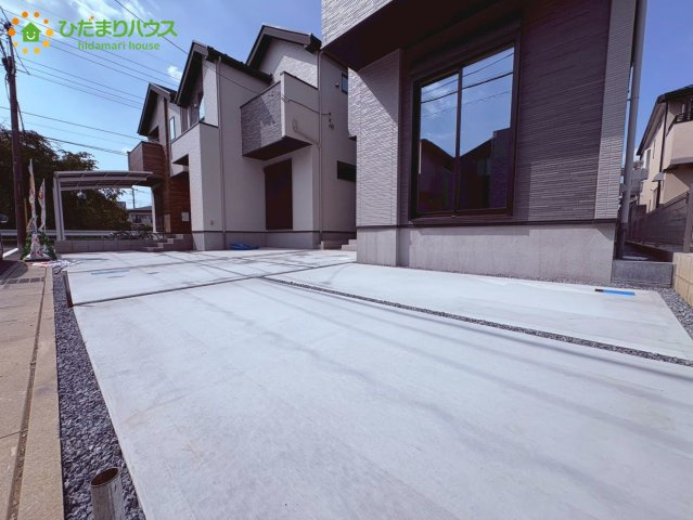 見沼区東大宮47期　新築戸建　Erde03の駐車場