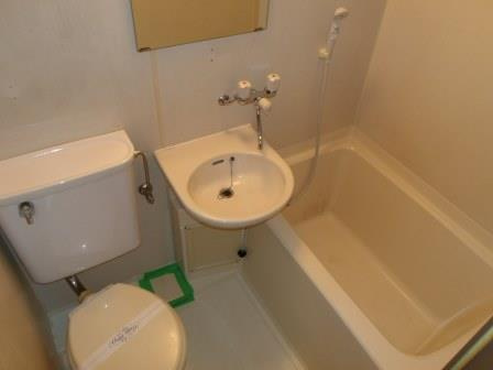 ステップ’９１の浴室