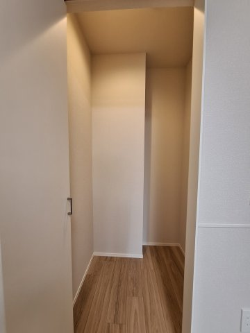 (シニア限定)グラン・シャリオ２昭和記念公園の収納|0.8帖納戸