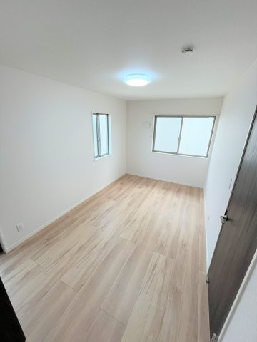 【洋室】 | 仲介手数料無料！高千帆小学校に通える新築戸建　山陽小野田市新生２丁目　２号地　ネクサスタウン | ２面採光の明るいお部屋で健やかな毎日