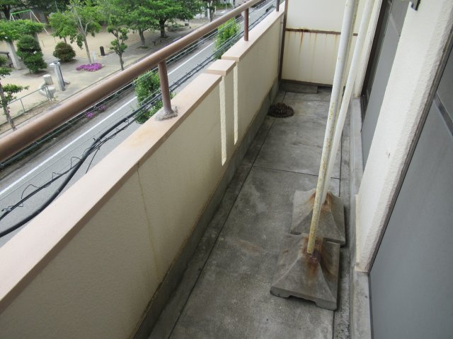 山崎ビルのバルコニー|陽当たり良好なバルコニーです