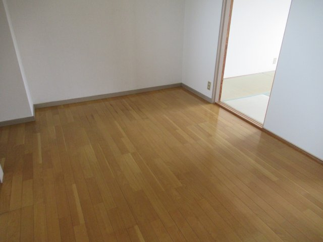 山崎ビルの居間・リビング|使いやすいリビングです