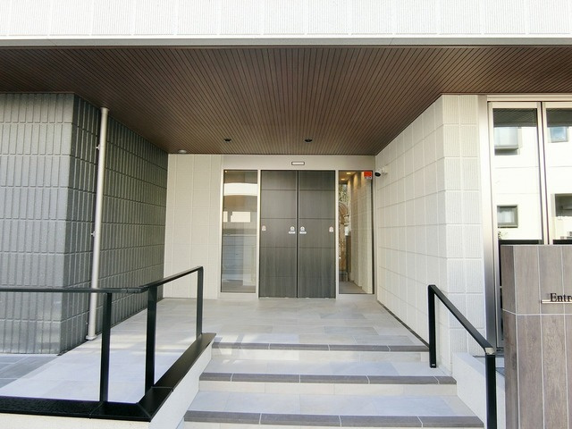 アントルポ・デ・ラ・ピエールのエントランス|★エントランス★