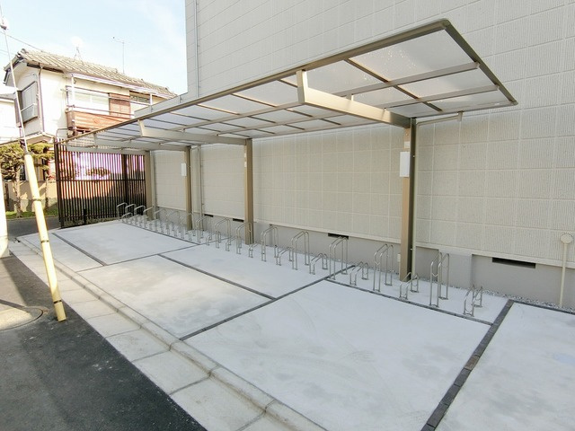 アントルポ・デ・ラ・ピエールのその他共用部分|★屋根付き自転車置き場★