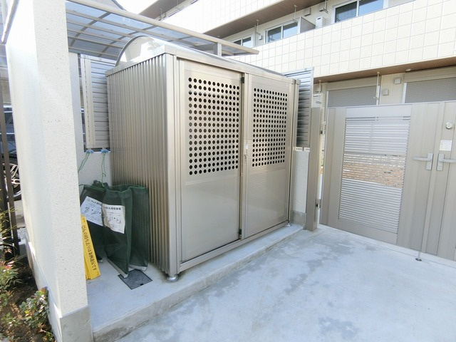 アントルポ・デ・ラ・ピエールのその他共用部分|★敷地内ごみ置き場★