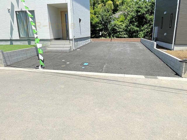 古河市宮前町第9-II期　新築戸建て　2号棟の駐車場|カースペースは2台お停めいただけます♪
