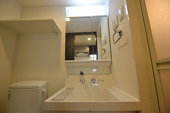 エステムプラザ神戸三宮ルクシアの洗面所