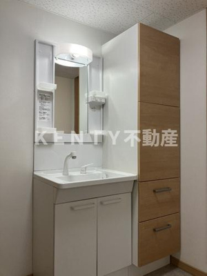 【洗面所】 | メガロン御殿山 | 忙しい朝には欠かせない洗面所です