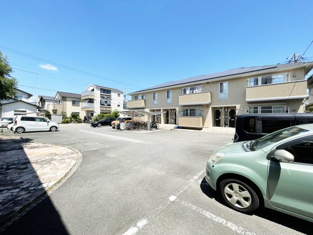 ウィズ 山城　Ｃ棟の駐車場