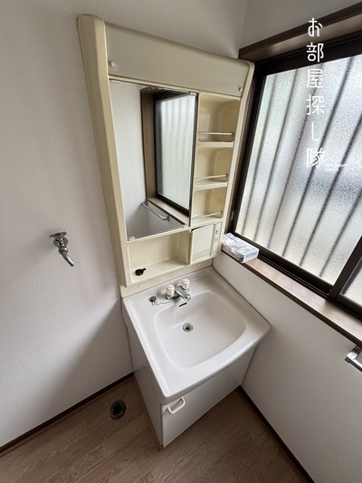 久留米市宮ノ陣町大杜のアパートの独立洗面台